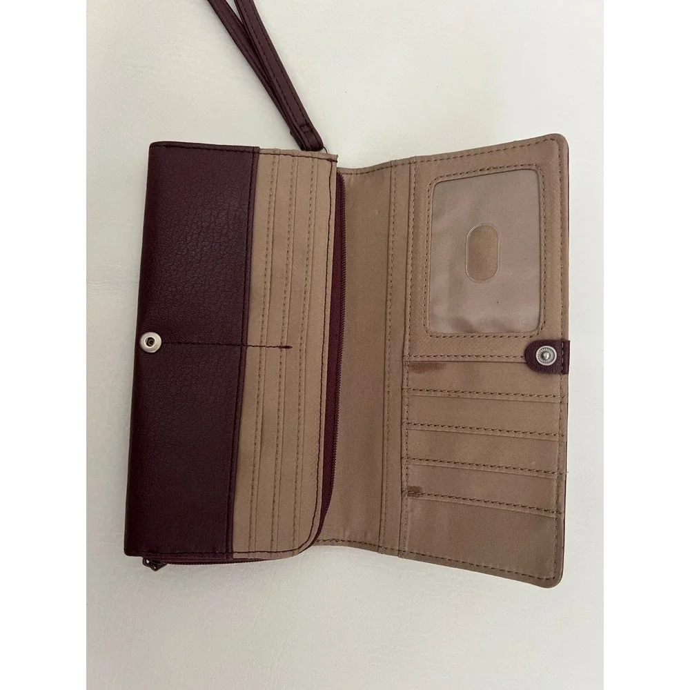 Relic Burgundy Faux Leather Dog Motif Wristlet Bifold Wallet with Heart Accent